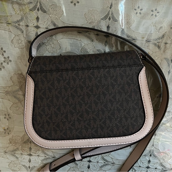 Michael Kor's Lucie crossbody purse - Picture 3 of 6